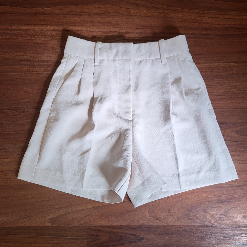 NWT Aritzia Wilfred Effortless 5" Short in Vin Gris Size 0
